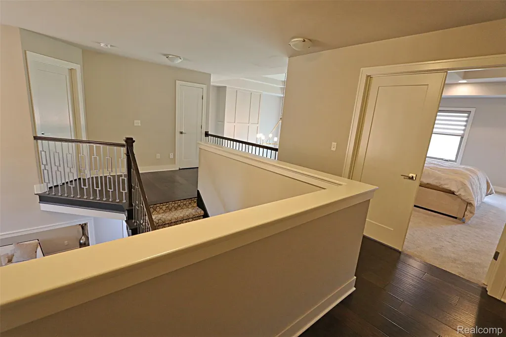 4966 Park Manor Drive Troy City MI 48098