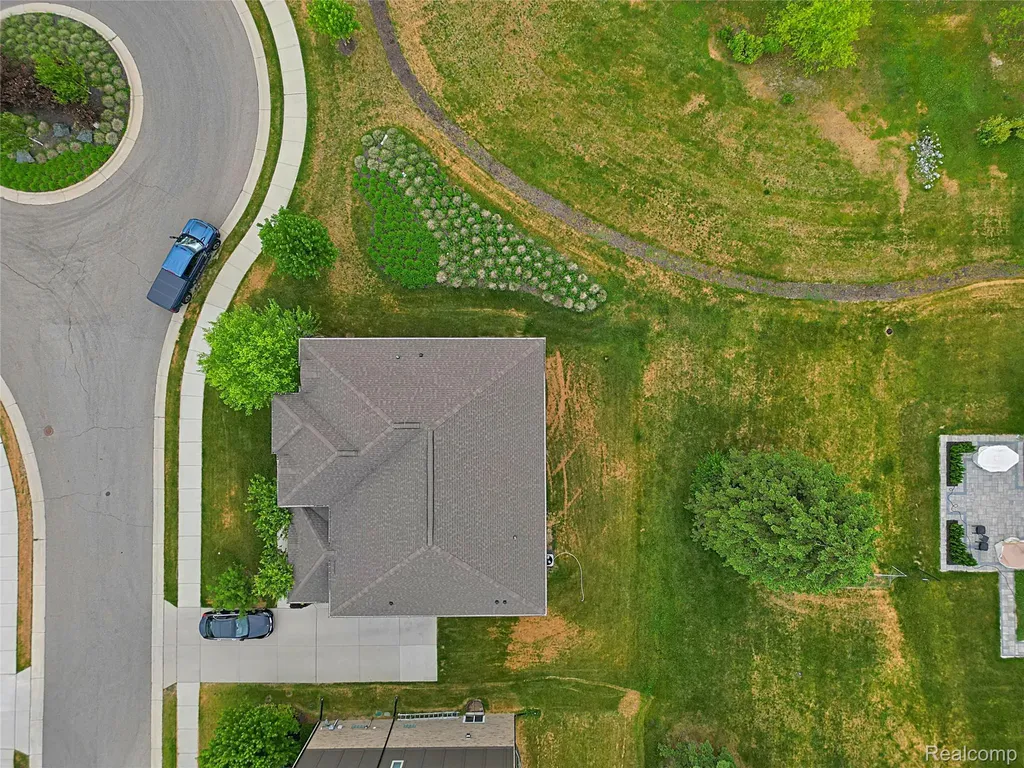 4966 Park Manor Drive Troy City MI 48098