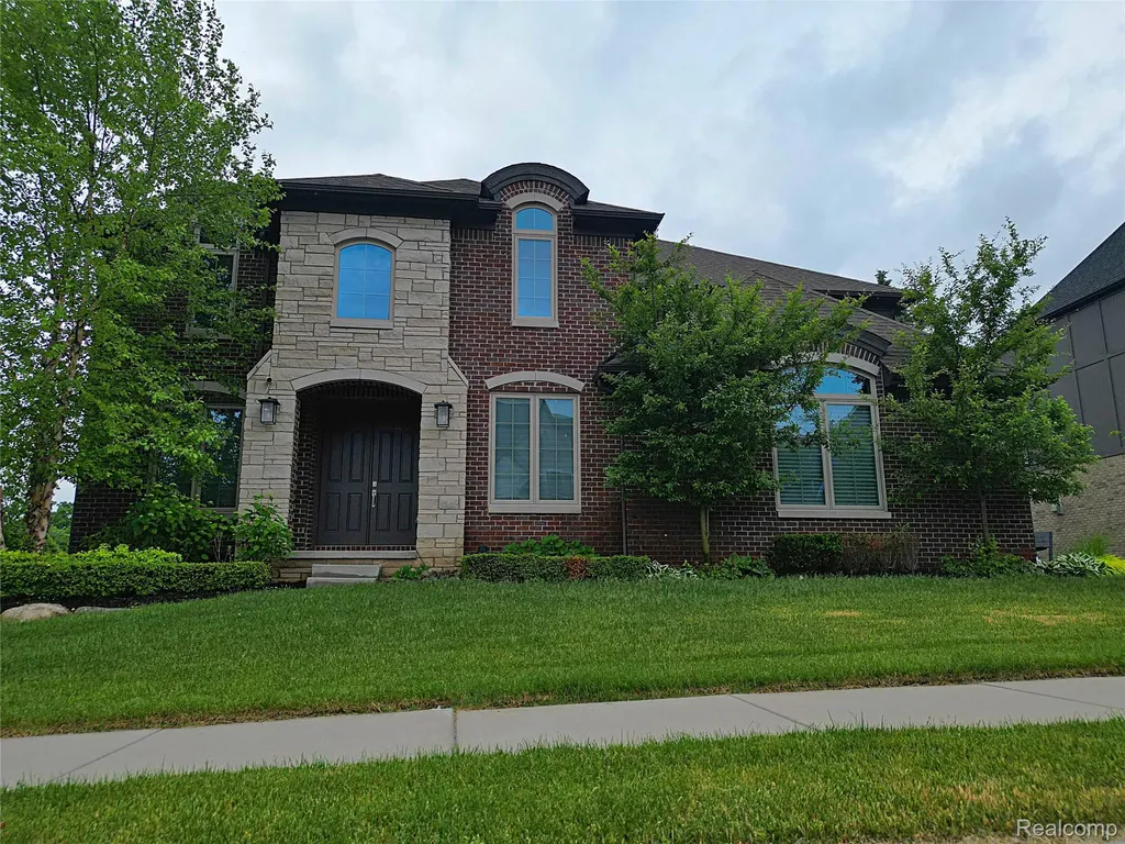 4966 Park Manor Drive Troy City MI 48098