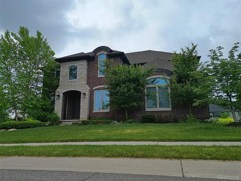 4966 Park Manor Drive Troy City MI 48098