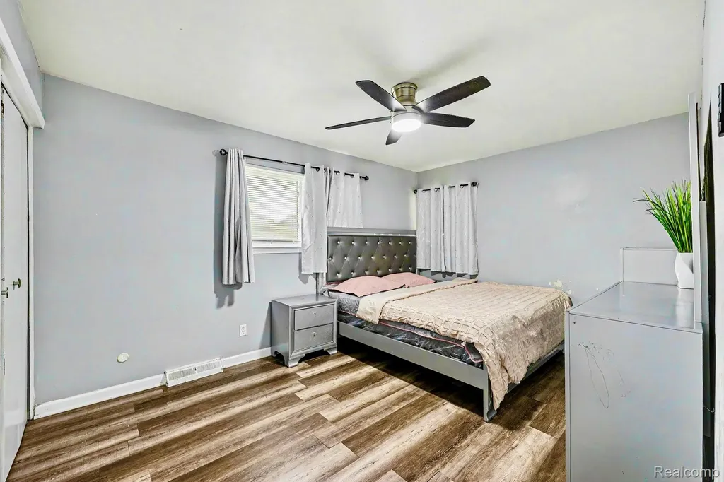 28326 Alden Street Madison Heights City MI 48071