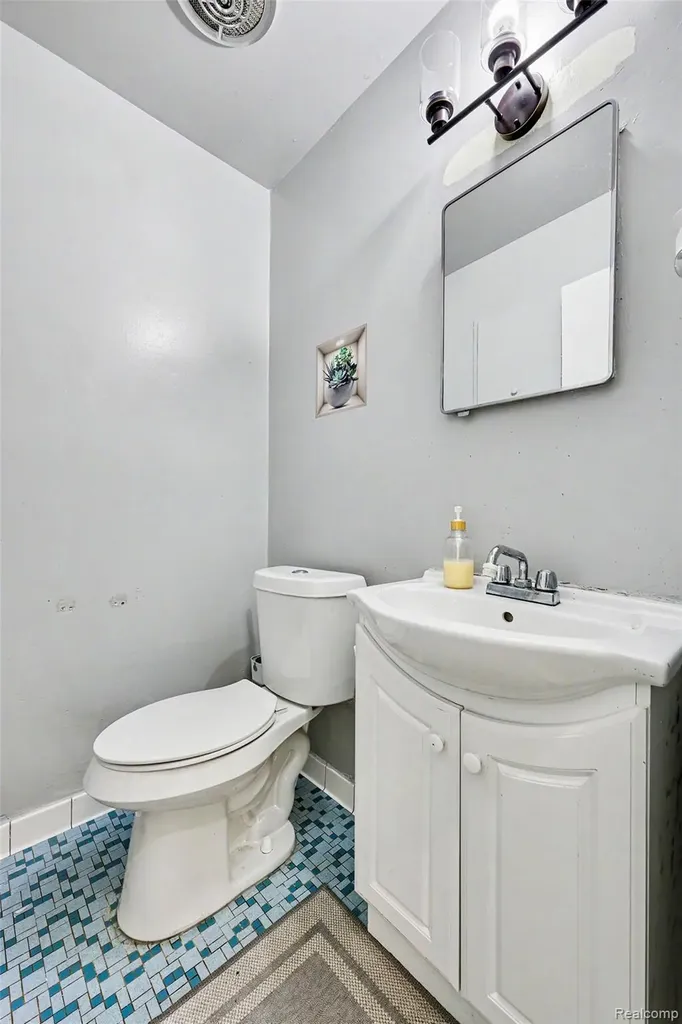 28326 Alden Street Madison Heights City MI 48071