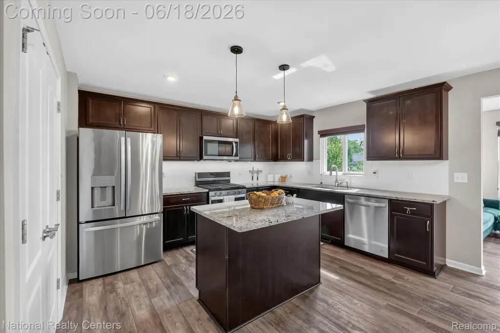33137 Fuhrmann Drive Sterling Heights City MI 48310