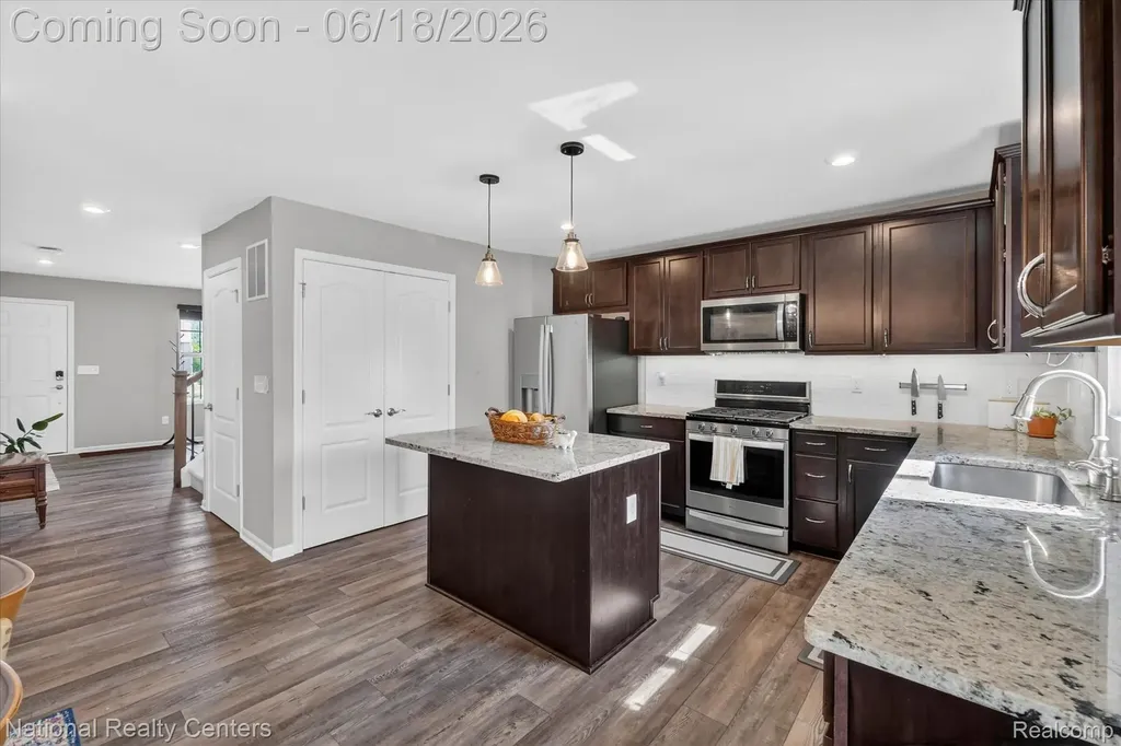 33137 Fuhrmann Drive Sterling Heights City MI 48310