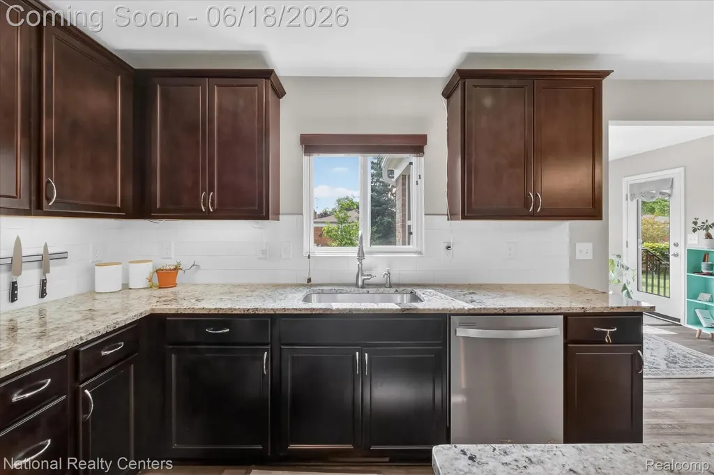 33137 Fuhrmann Drive Sterling Heights City MI 48310