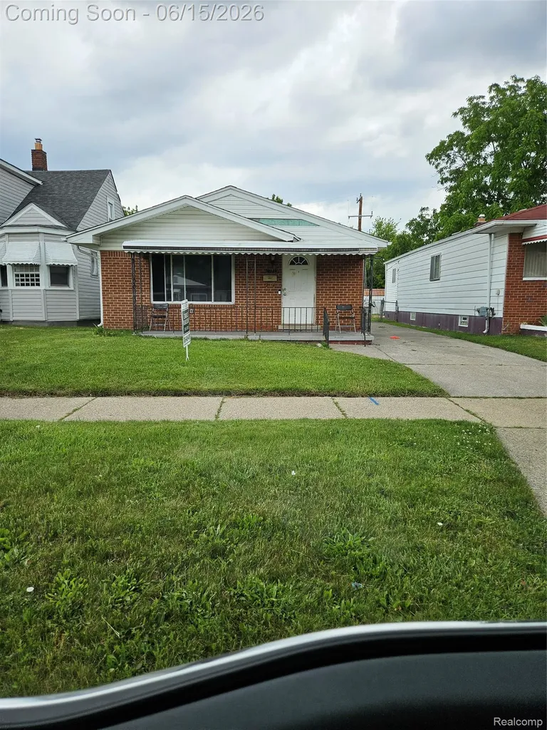 17723 Oakdale Street Roseville City MI 48066