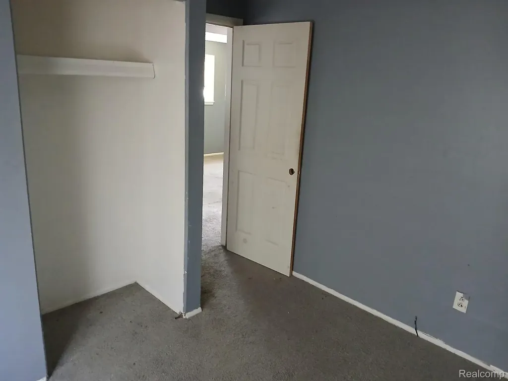 17723 Oakdale Street Roseville City MI 48066