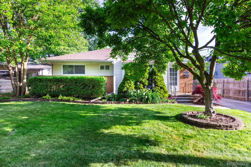 4333 Manor Avenue Royal Oak City MI 48073