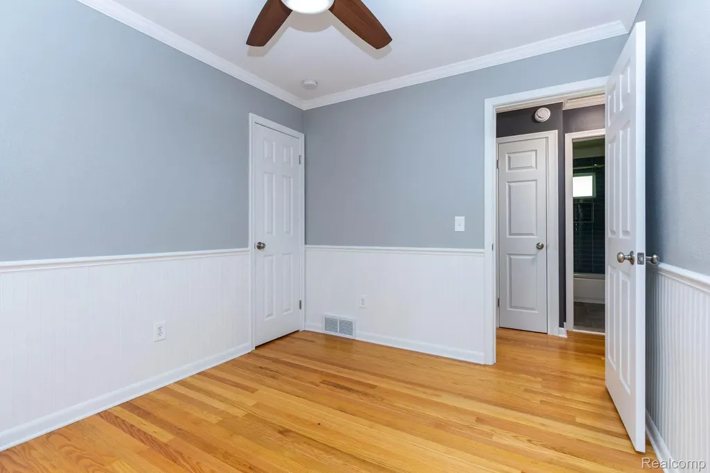 4333 Manor Avenue Royal Oak City MI 48073