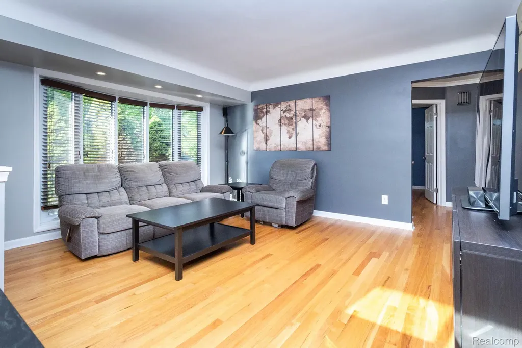 4333 Manor Avenue Royal Oak City MI 48073