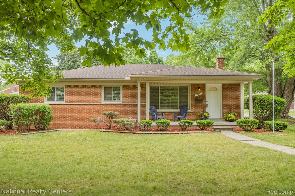 19952 Garfield Redford Charter Township MI 48240
