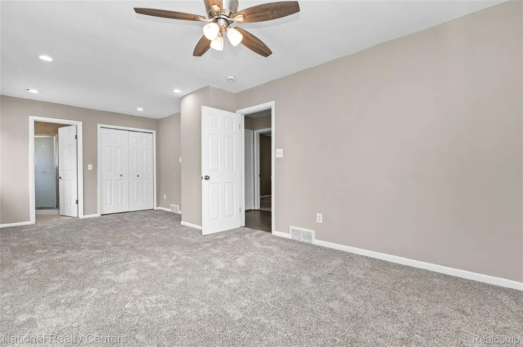 19952 Garfield Redford Charter Township MI 48240
