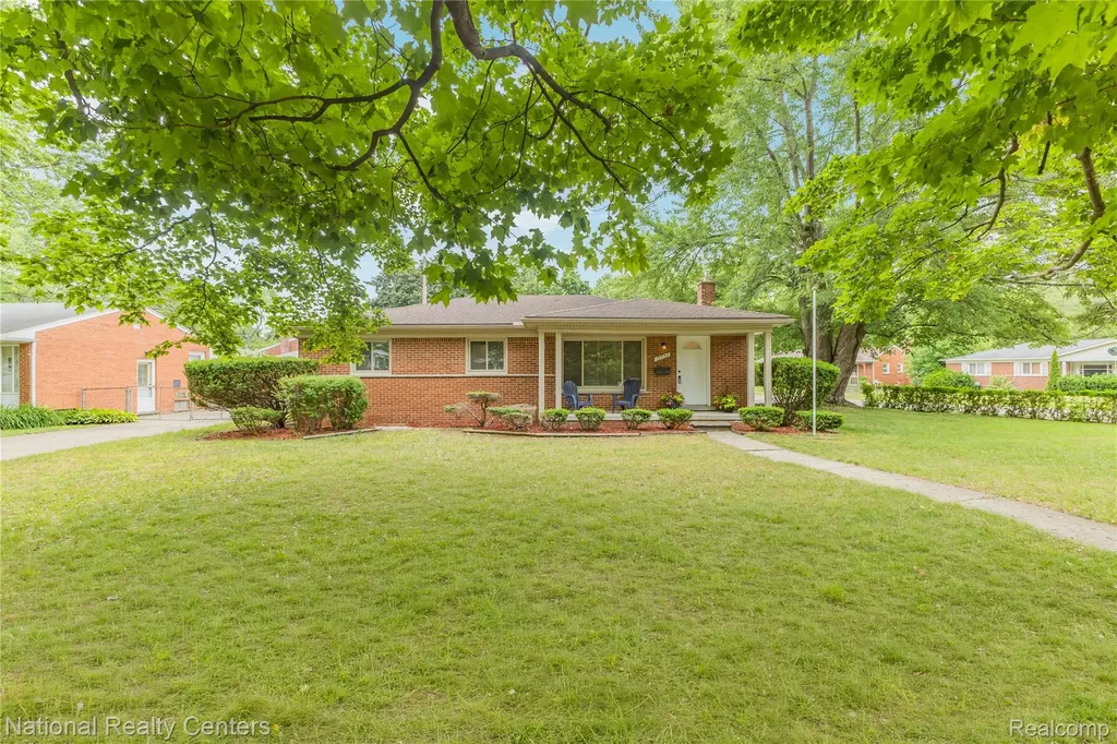 19952 Garfield Redford Charter Township MI 48240