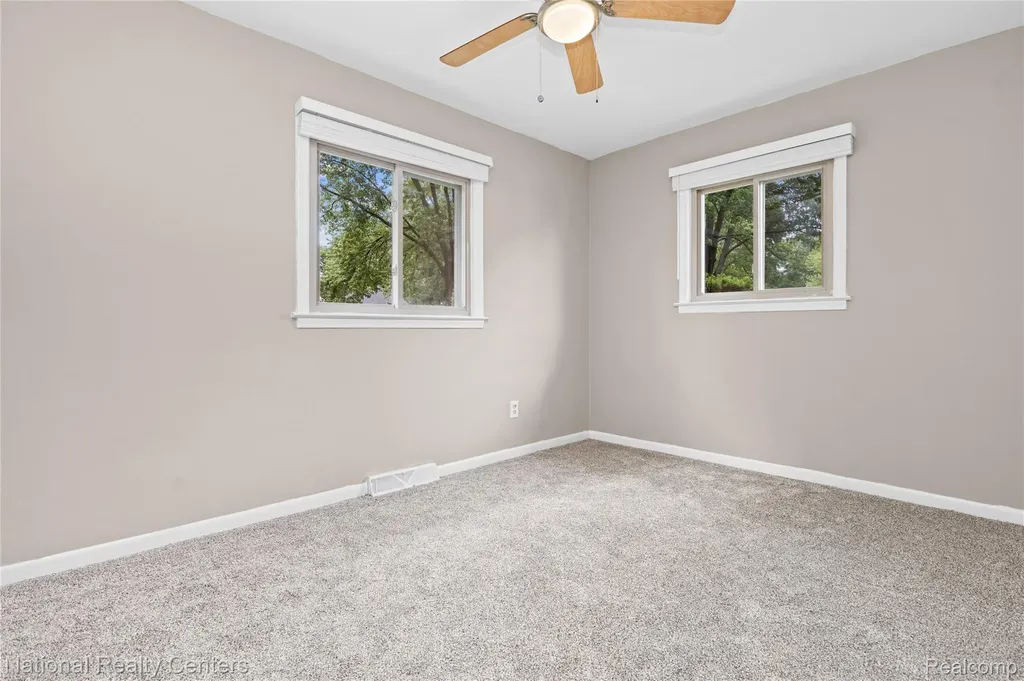 19952 Garfield Redford Charter Township MI 48240