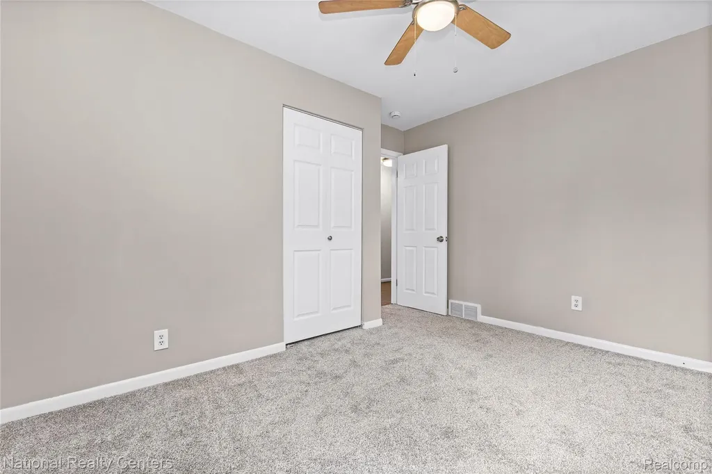 19952 Garfield Redford Charter Township MI 48240