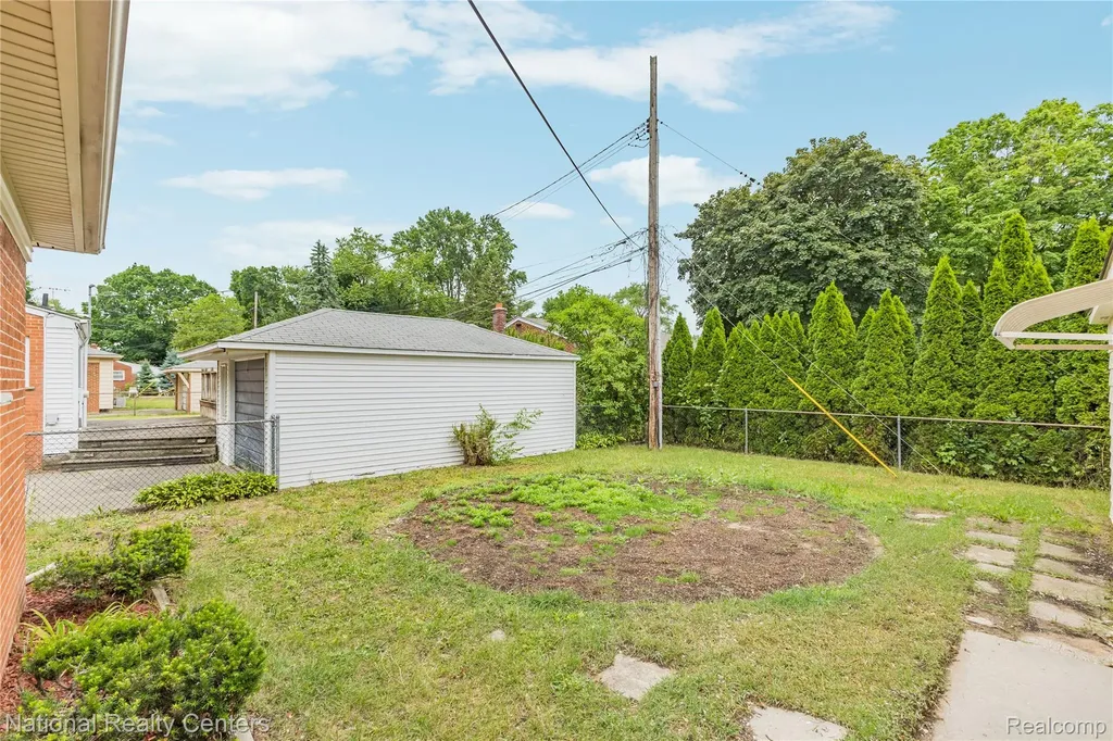 19952 Garfield Redford Charter Township MI 48240