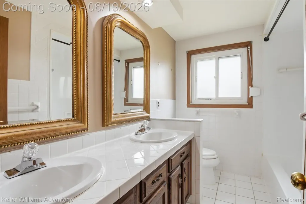 35729 Duke Drive Sterling Heights City MI 48310
