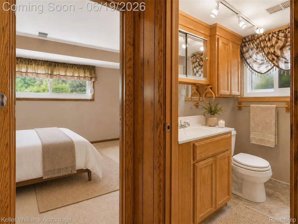 35729 Duke Drive Sterling Heights City MI 48310