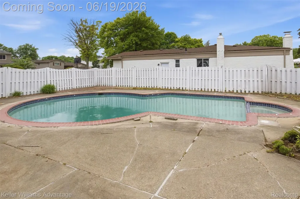 35729 Duke Drive Sterling Heights City MI 48310