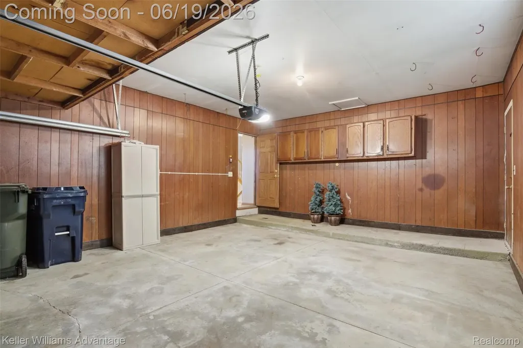 35729 Duke Drive Sterling Heights City MI 48310