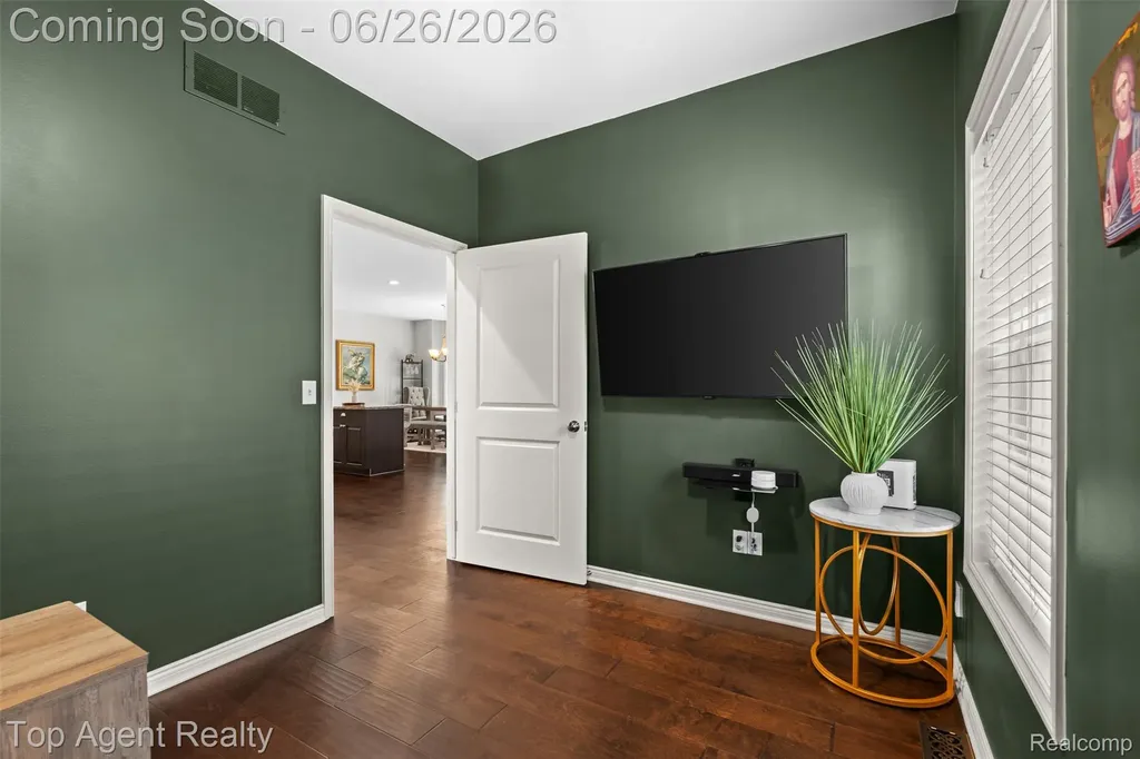 13826 Grandeur Avenue Shelby Charter Township MI 48315
