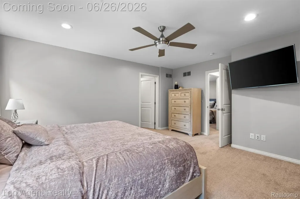 13826 Grandeur Avenue Shelby Charter Township MI 48315