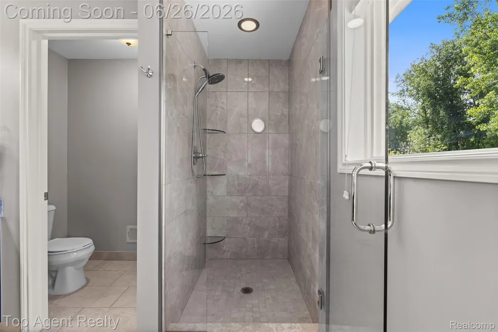13826 Grandeur Avenue Shelby Charter Township MI 48315