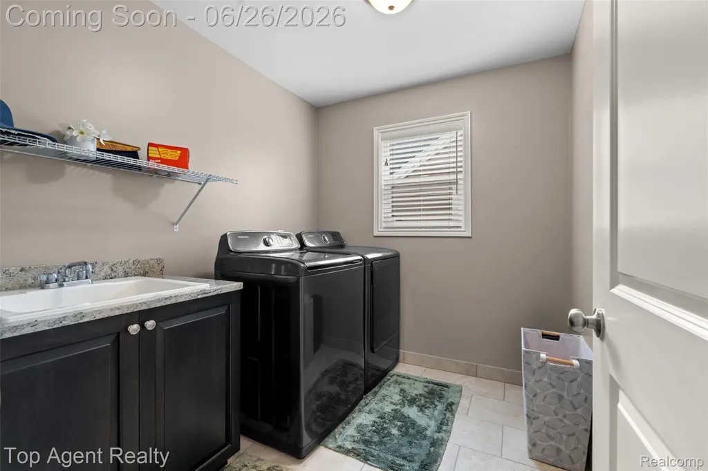 13826 Grandeur Avenue Shelby Charter Township MI 48315