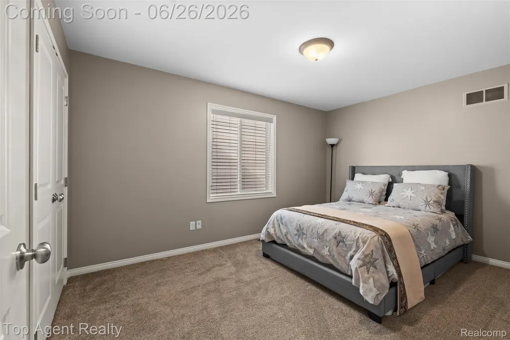 13826 Grandeur Avenue Shelby Charter Township MI 48315