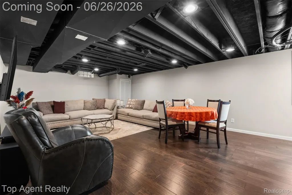 13826 Grandeur Avenue Shelby Charter Township MI 48315
