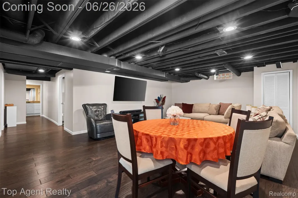 13826 Grandeur Avenue Shelby Charter Township MI 48315