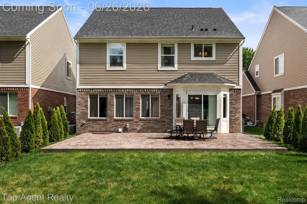 13826 Grandeur Avenue Shelby Charter Township MI 48315