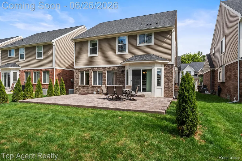 13826 Grandeur Avenue Shelby Charter Township MI 48315