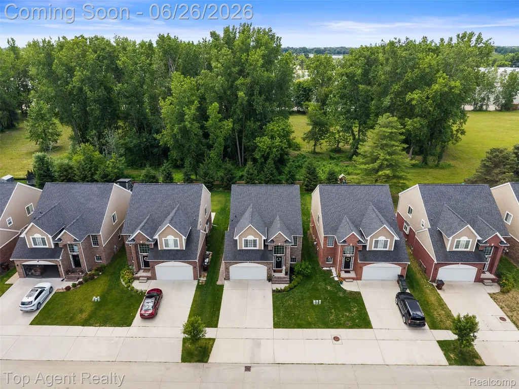13826 Grandeur Avenue Shelby Charter Township MI 48315