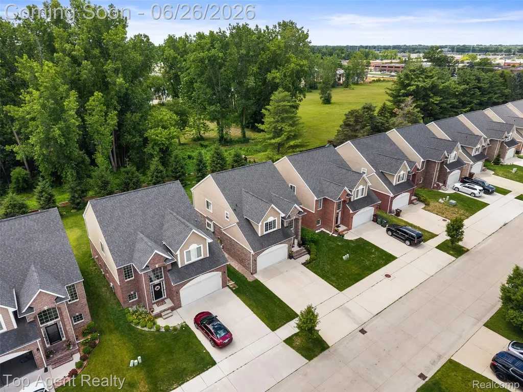 13826 Grandeur Avenue Shelby Charter Township MI 48315