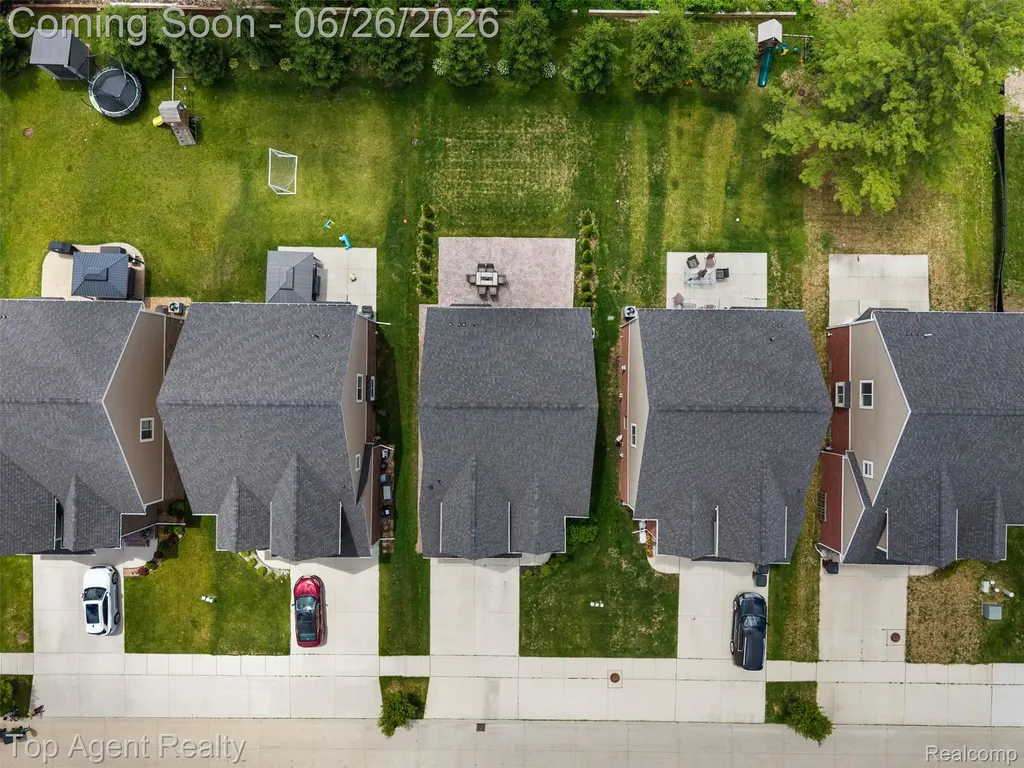 13826 Grandeur Avenue Shelby Charter Township MI 48315
