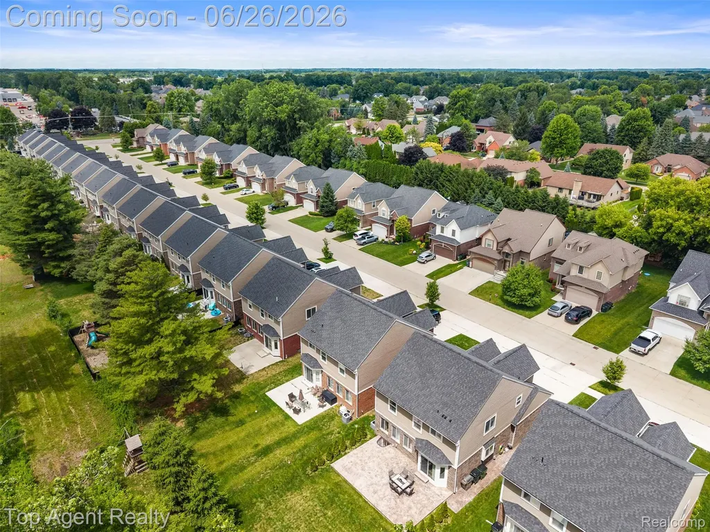 13826 Grandeur Avenue Shelby Charter Township MI 48315