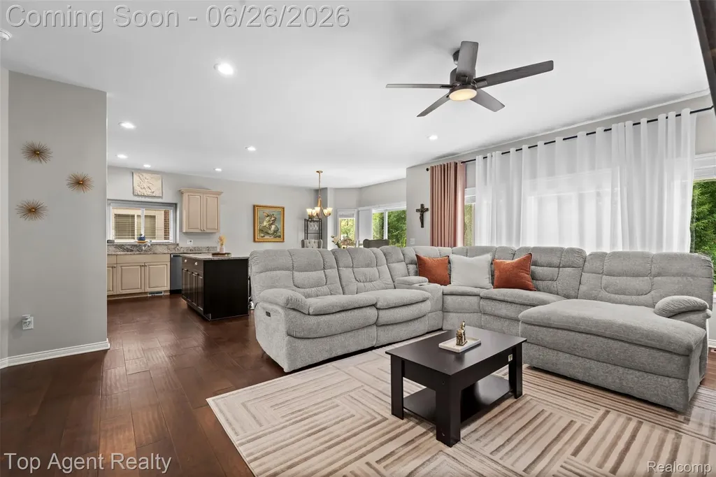 13826 Grandeur Avenue Shelby Charter Township MI 48315