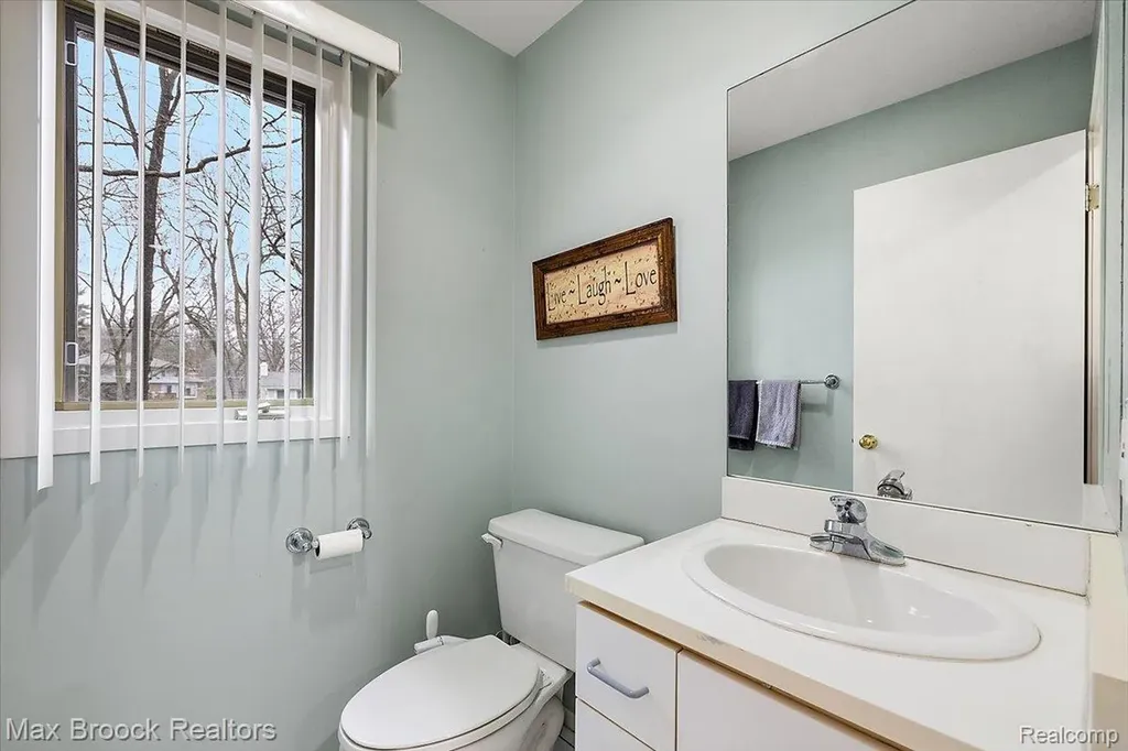 2295 Shore Hill Drive West Bloomfield Charter Township MI 48323