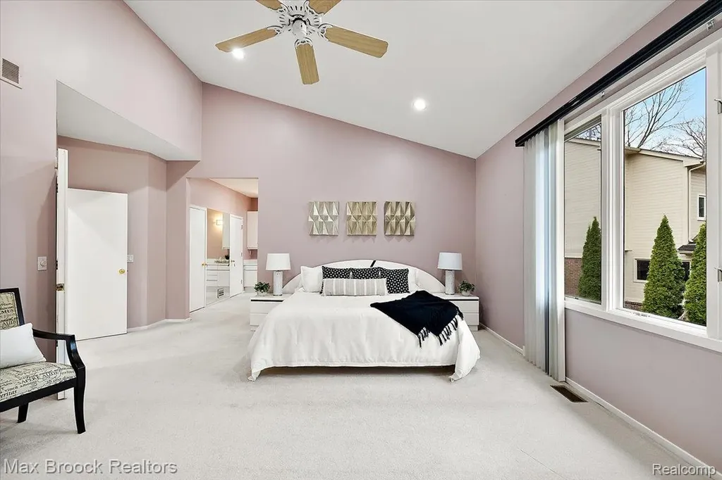 2295 Shore Hill Drive West Bloomfield Charter Township MI 48323