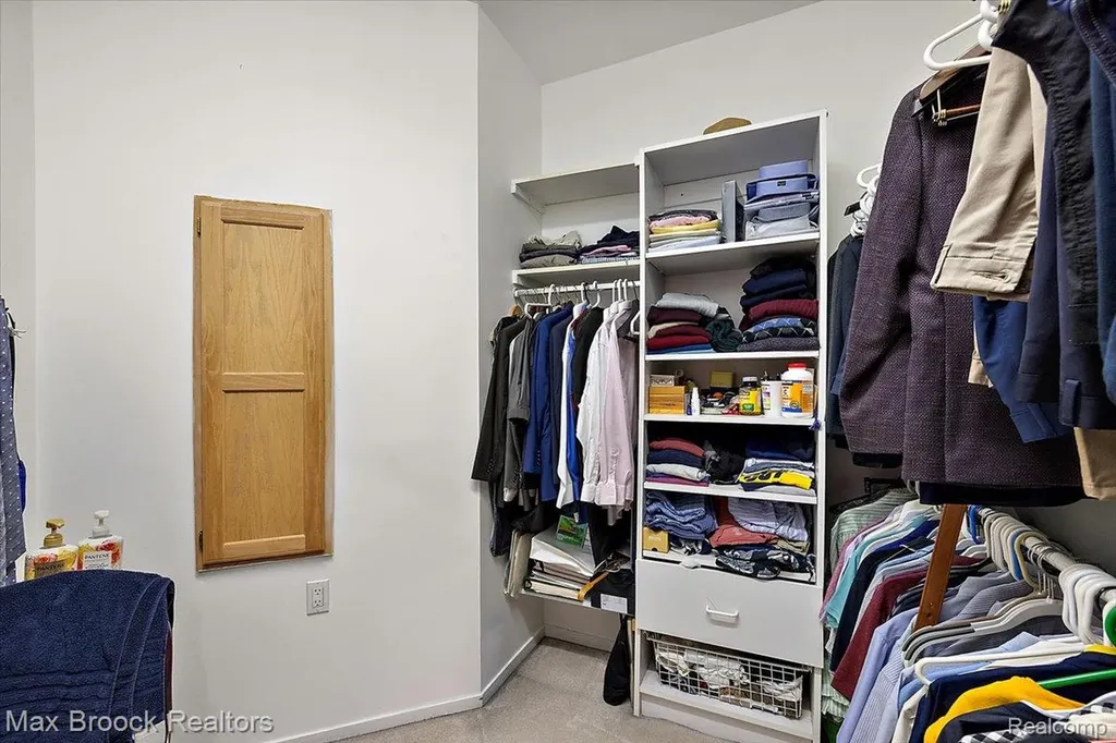 2295 Shore Hill Drive West Bloomfield Charter Township MI 48323
