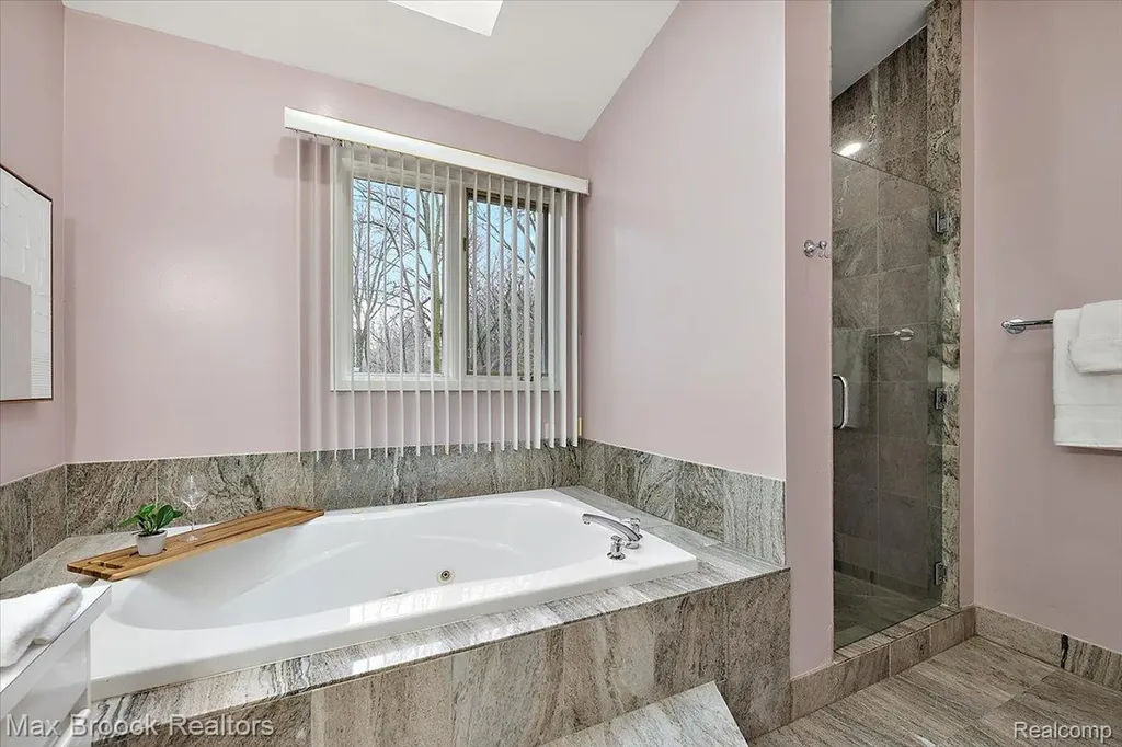 2295 Shore Hill Drive West Bloomfield Charter Township MI 48323
