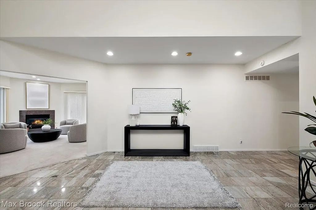 2295 Shore Hill Drive West Bloomfield Charter Township MI 48323