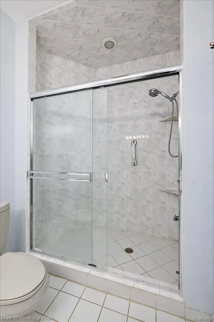 2295 Shore Hill Drive West Bloomfield Charter Township MI 48323