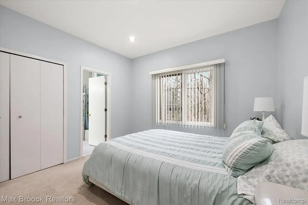 2295 Shore Hill Drive West Bloomfield Charter Township MI 48323