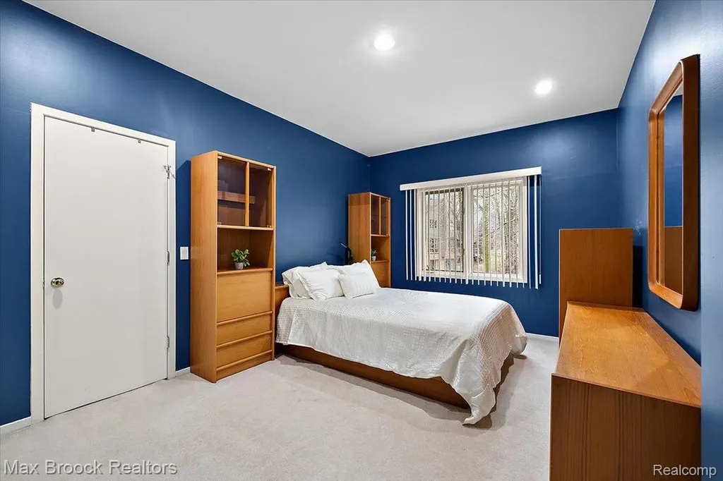 2295 Shore Hill Drive West Bloomfield Charter Township MI 48323