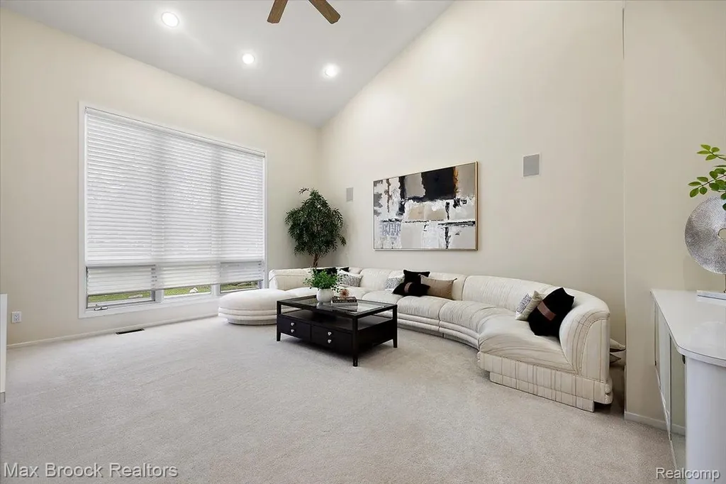 2295 Shore Hill Drive West Bloomfield Charter Township MI 48323