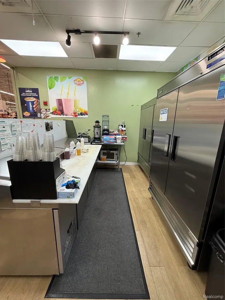 3565 Fairlane Drive Allen Park City MI 48101