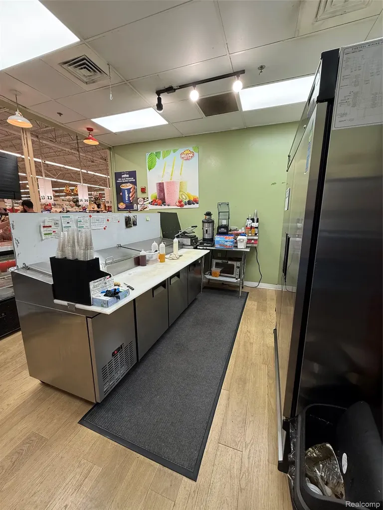 3565 Fairlane Drive Allen Park City MI 48101