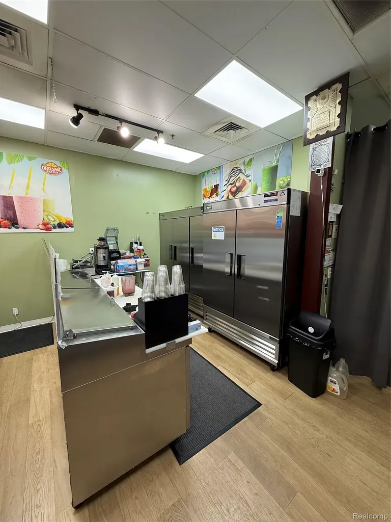 3565 Fairlane Drive Allen Park City MI 48101